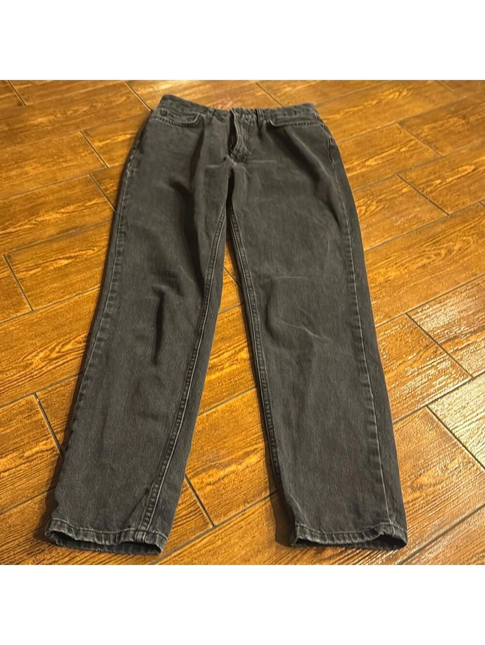 BDG mom jeans size 27